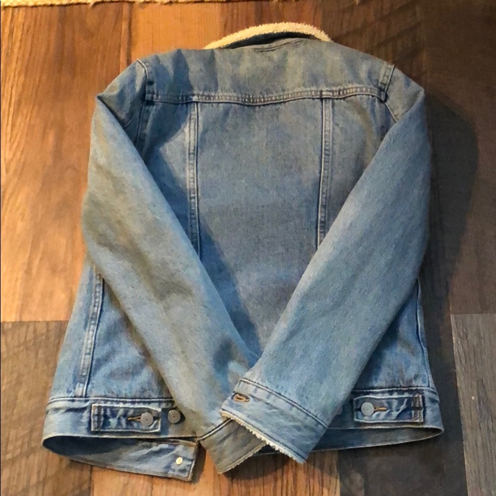 Brand new Levi’s Sherpa .  Never worn no tags